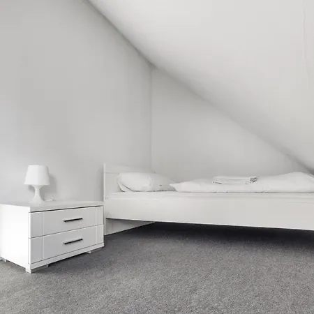 Plac Neptuna, Sun & Snow