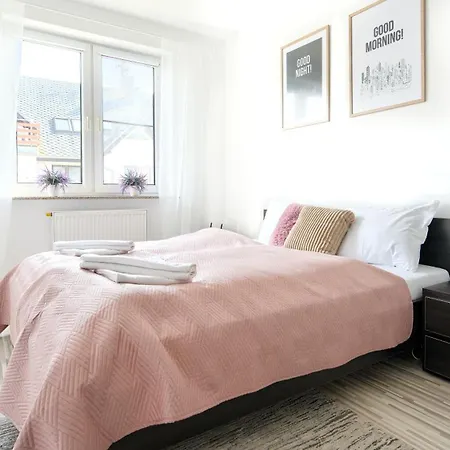 Plac Neptuna, Sun & Snow *